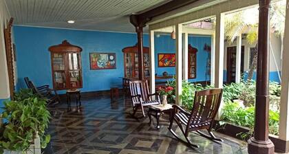 Hostal Harvest House