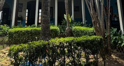 Hostal Harvest House