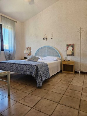 1 bedroom, iron/ironing board, bed sheets - La Salvia House by Gmb Holidays (Cannigione)
