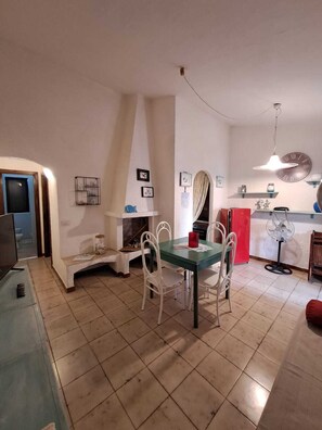Dining - La Salvia House by Gmb Holidays (Cannigione)