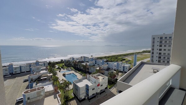 Comfort Apartment | Property grounds - Solarium Beach Club -Apartamento T1.1003 (Itapoá)