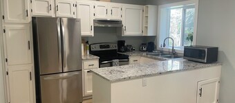 Quiet retreat close to beach/Lakes, Mt Washington 
and many more exciting places