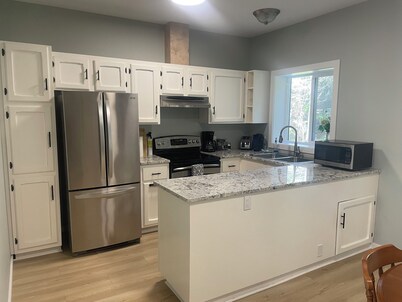 Quiet retreat close to beach/Lakes, Mt Washington 
and many more exciting places