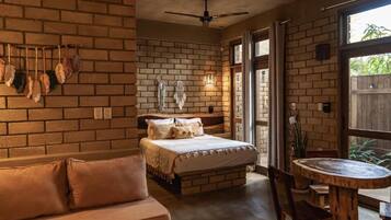 Loft Deluxe Apartament | Iron/ironing board, free WiFi