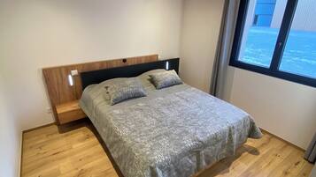 Fer et planche Ă repasser, Wi-Fi, draps fournis