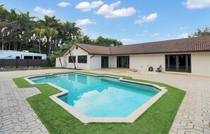 Outdoor pool, a heated pool