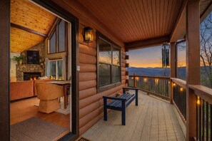 Terrace/patio - Luxe Mountain Views - Sauna, Sky Dome, Hot Tub (Bryson City)
