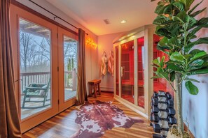 Interior - Luxe Mountain Views - Sauna, Sky Dome, Hot Tub (Bryson City)