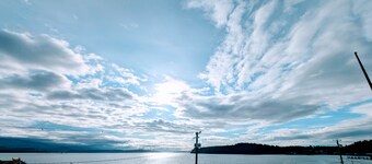 Gordie's Lookout: Top Floor Executive Suite with Workspace