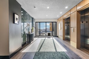 Interior - Stylish Calgary Getaway Near 17th Ave (Calgary)