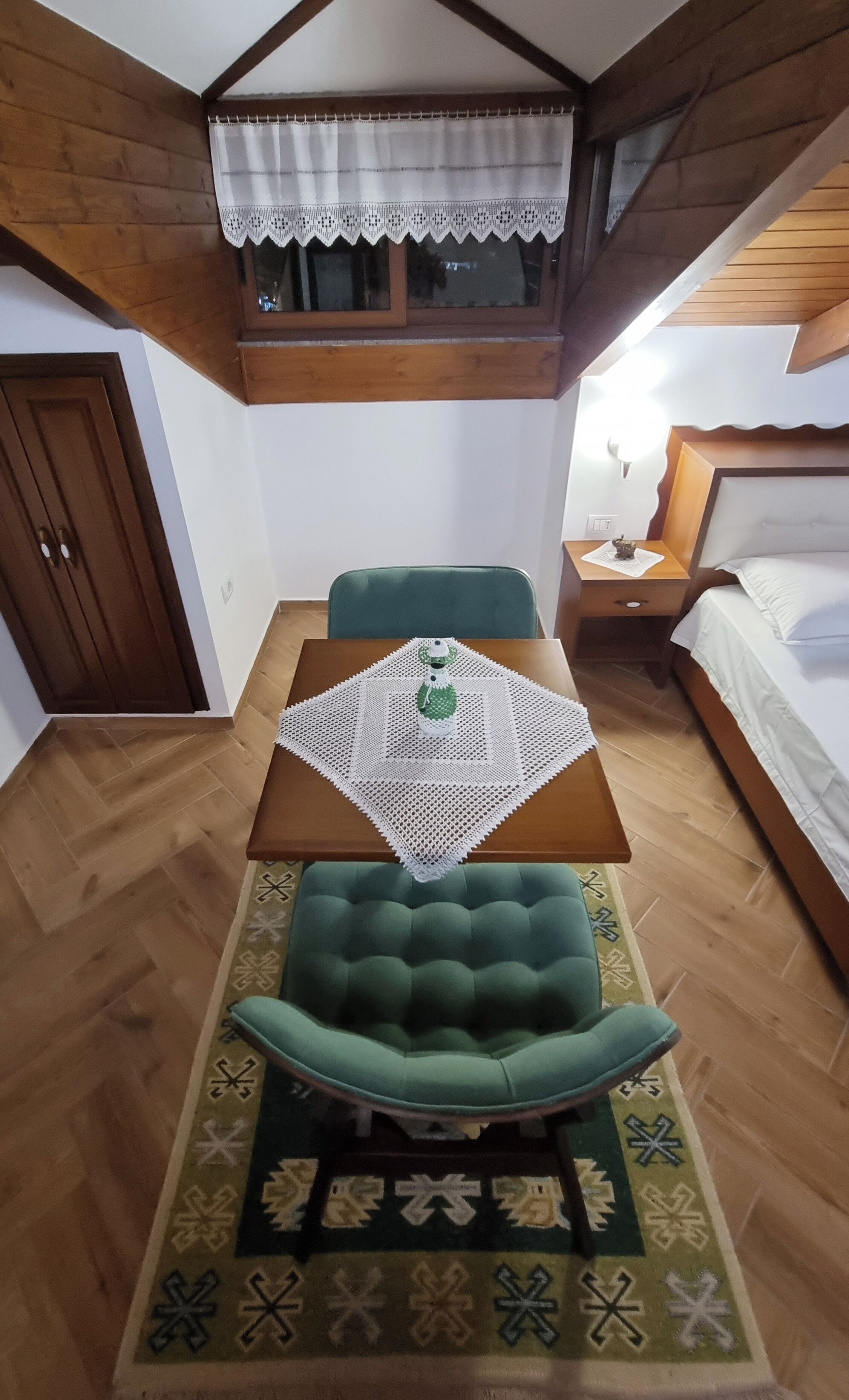 Comfort-Zimmer, Balkon, Stadtblick