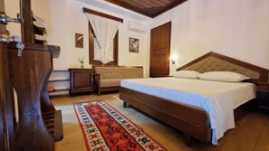 ห้องดีลักซ์ดับเบิล | โต๊ะทำงาน, Wi-Fi ฟรี