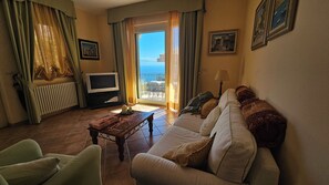 Smart TV - Taormina Home La Terrazza di Fede. 5 minutes walk from downtown. Private car park (Taormina)