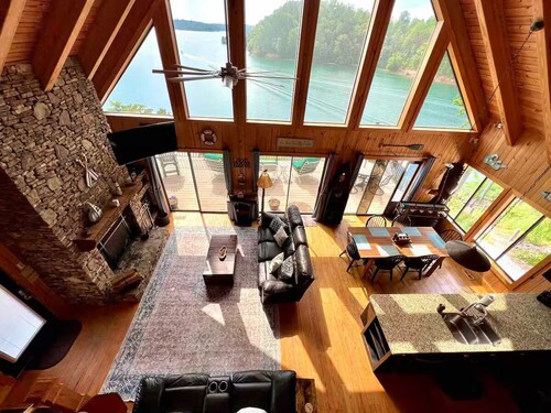 Sunset Point on Lake Keowee - Expansive views, deep water dock and hot tub!