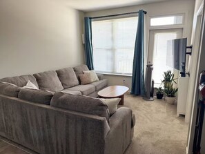 Living area - Cozy 2BR/2BA Apartment Near Downtown Augusta & Masters Tournament! (Augusta)