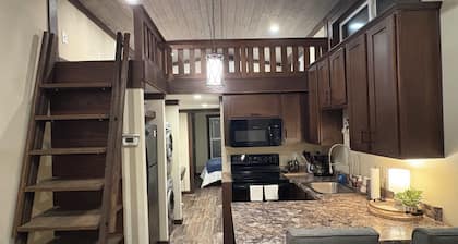 Tranquil 2-bedroom cottage with AC in charming Carolina, AL