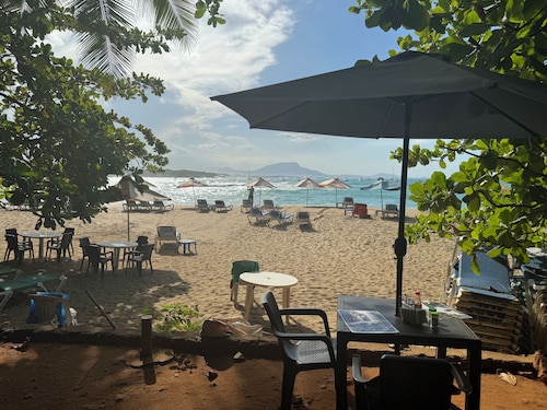 Condo well located 3 minutes walk from the beach 312