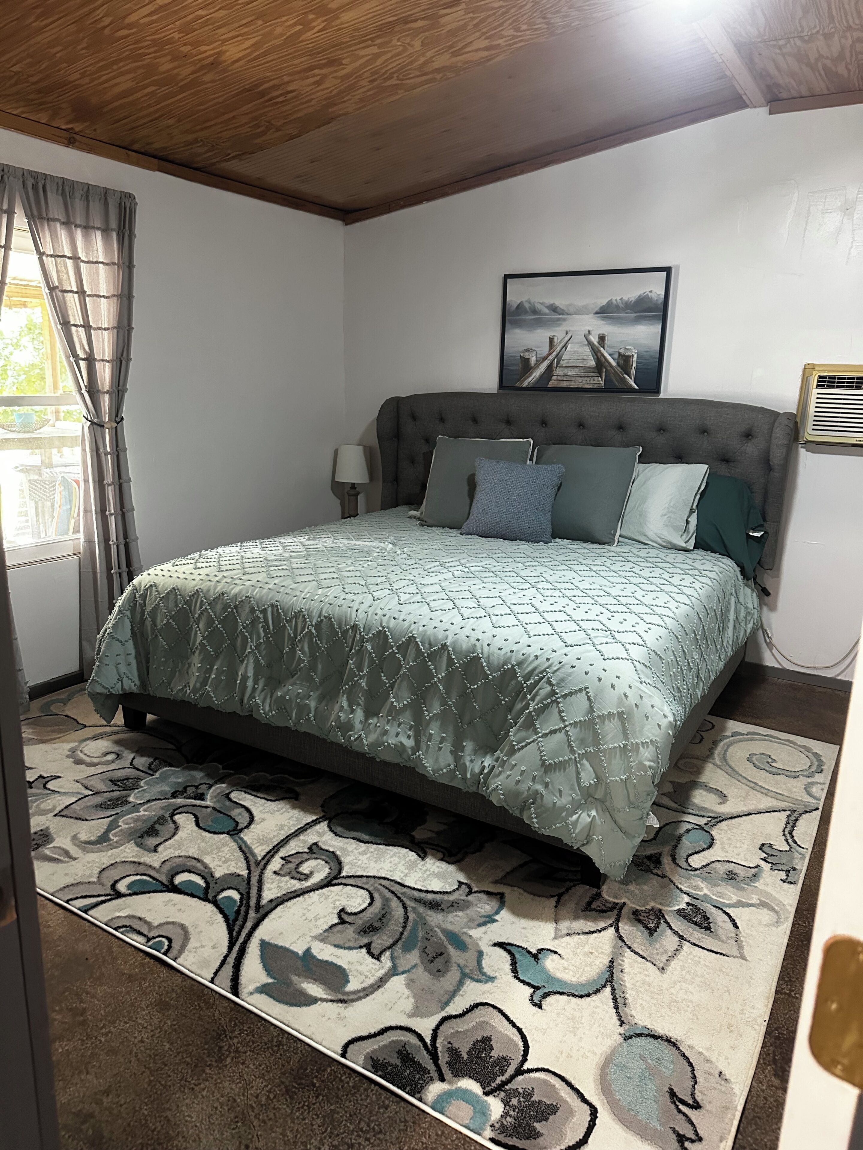 3 bedrooms, iron/ironing board, travel crib, free WiFi