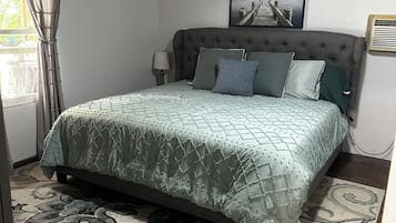 3 bedrooms, iron/ironing board, travel crib, free WiFi