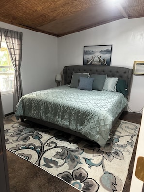 3 bedrooms, iron/ironing board, travel crib, free WiFi