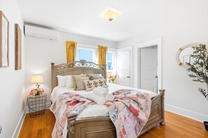 2 slaapkamers, een strijkplank/strijkijzer, internet