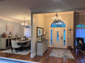 Dining - Spacious 4-bedroom4bth house in private golf course community ready for Masters (North Augusta)