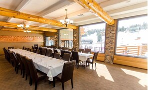 Dining - Sunshine Mountain Lodge - Superior Room (Banff)