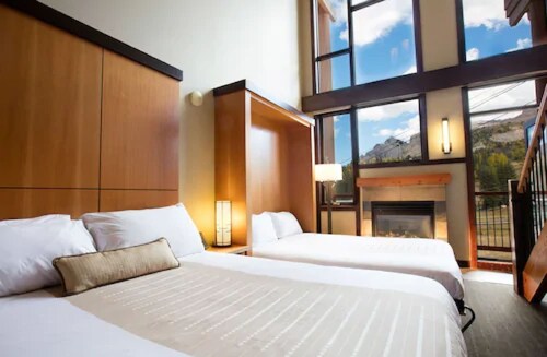 Sunshine Mountain Lodge - Superior Room