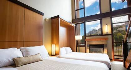 Sunshine Mountain Lodge - Superior Room