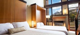 Sunshine Mountain Lodge - Superior Room