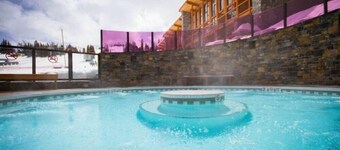 Sunshine Mountain Lodge - Superior Room