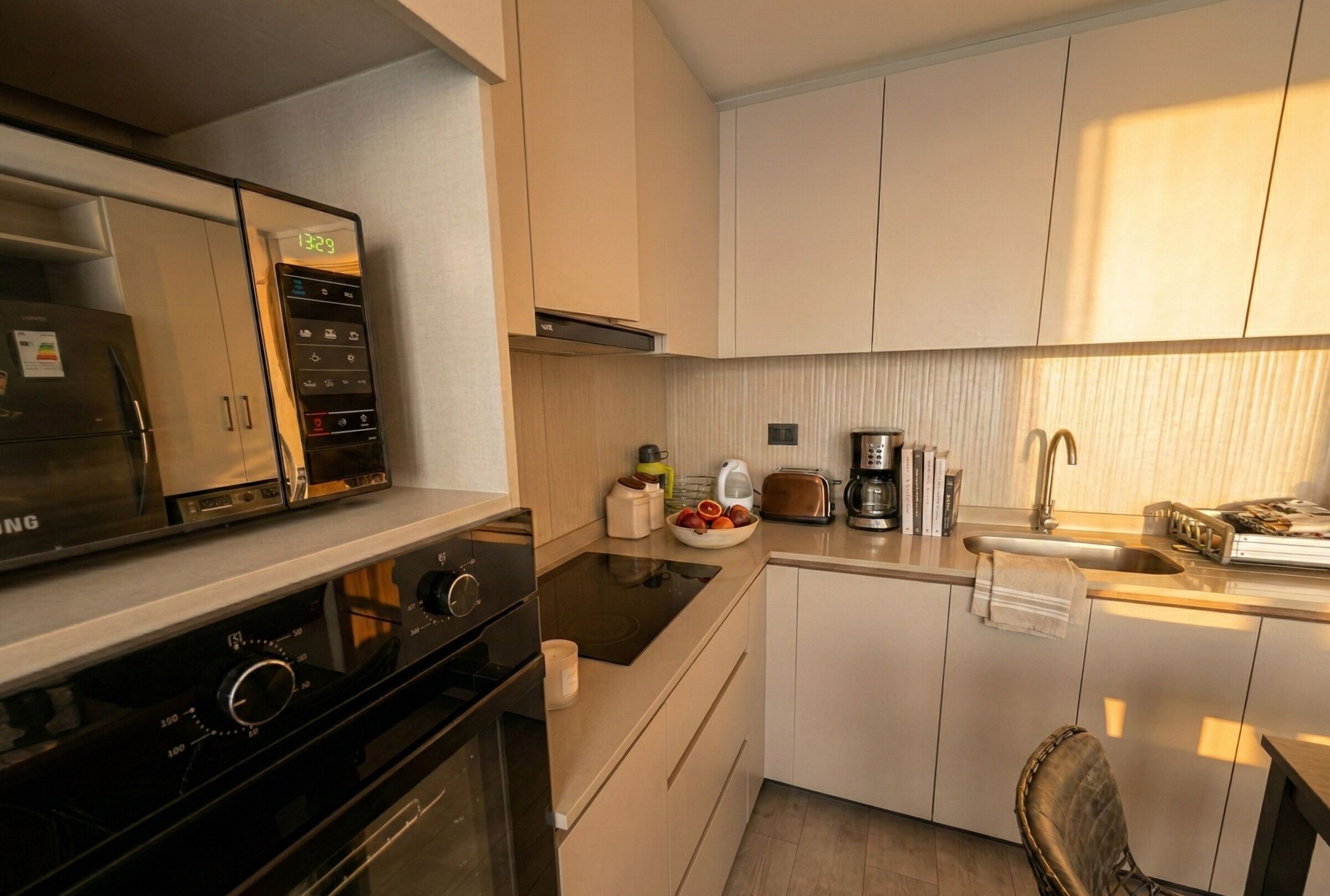 Standard Apartment, 2 Bedrooms | Private kitchen | Microwave, oven, stovetop, cookware/dishes/utensils