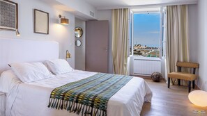 3 habitaciones, tabla de planchar con plancha, wifi y ropa de cama