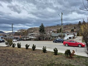 Unclassified image, 5 of 8, button