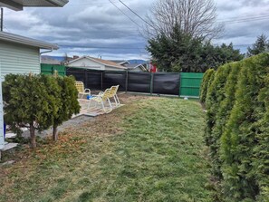 Unclassified image, 4 of 8, button - short stay room on rent (vernon)