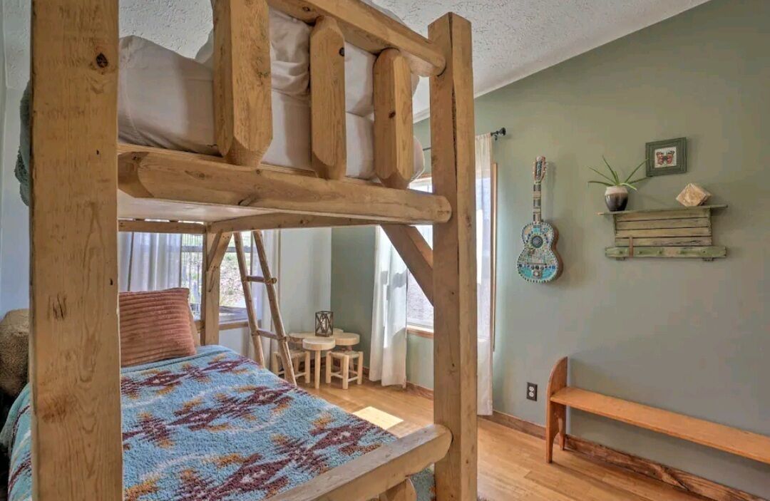 3 chambres, fer et planche à repasser, Wi-Fi, draps fournis