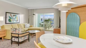 Living area - Marriott villa 2-bedroom in Doral Miami with all amenities! PGA GOLF EVENT week (Miami)