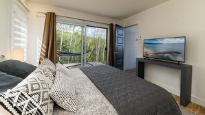 3 slaapkamers, een strijkplank/strijkijzer, wifi, beddengoed