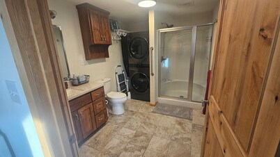 Mountain Crest Cabin - Cozy Lodging, Close to Cody