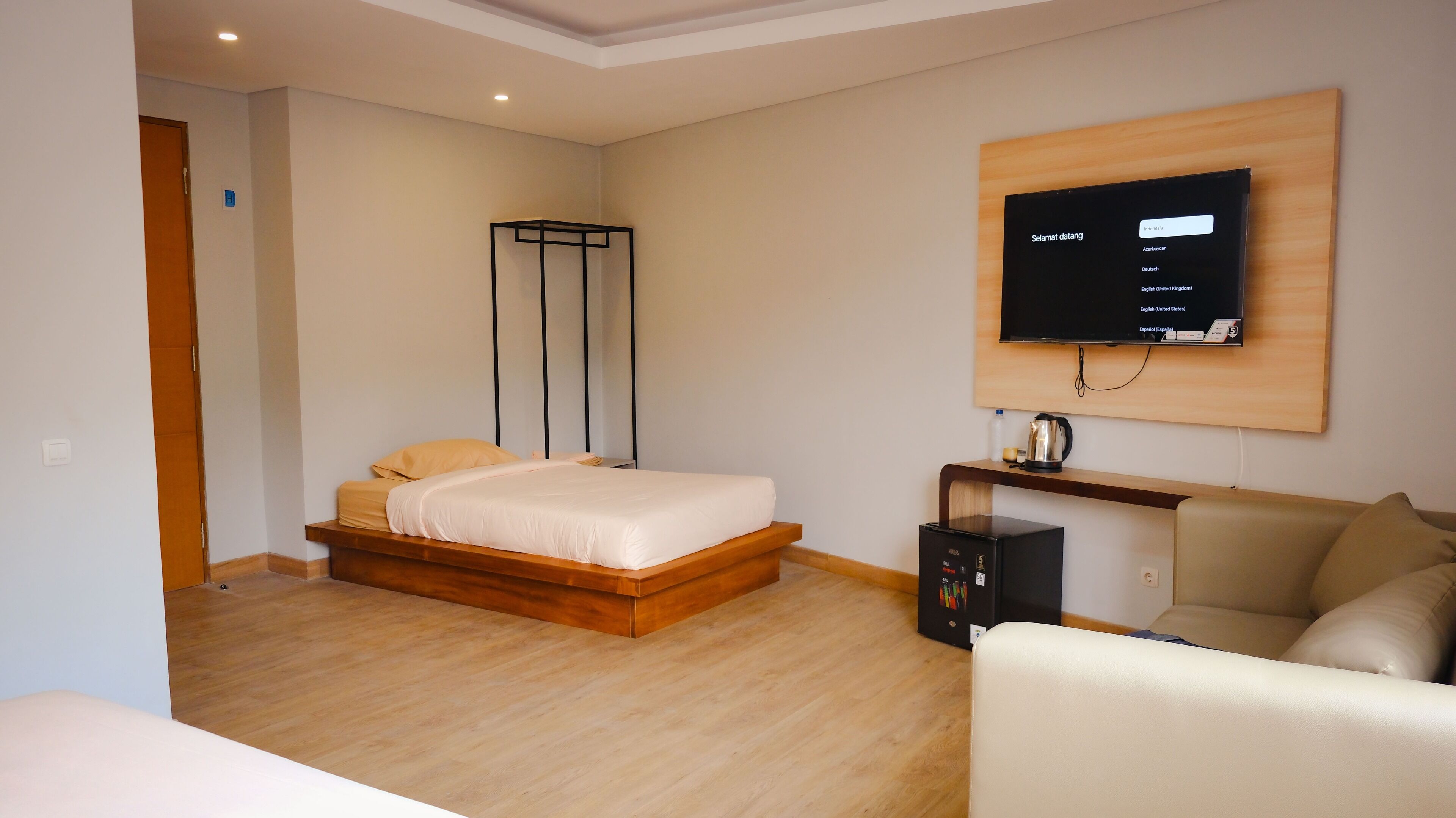 Family Suite, Mountain View | Desk, free WiFi