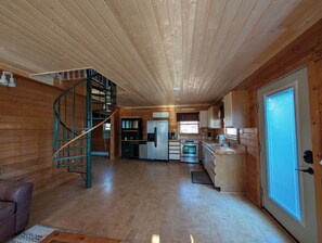 Private kitchen - Serene 2-bedroom house in charming Brevard (Brevard)