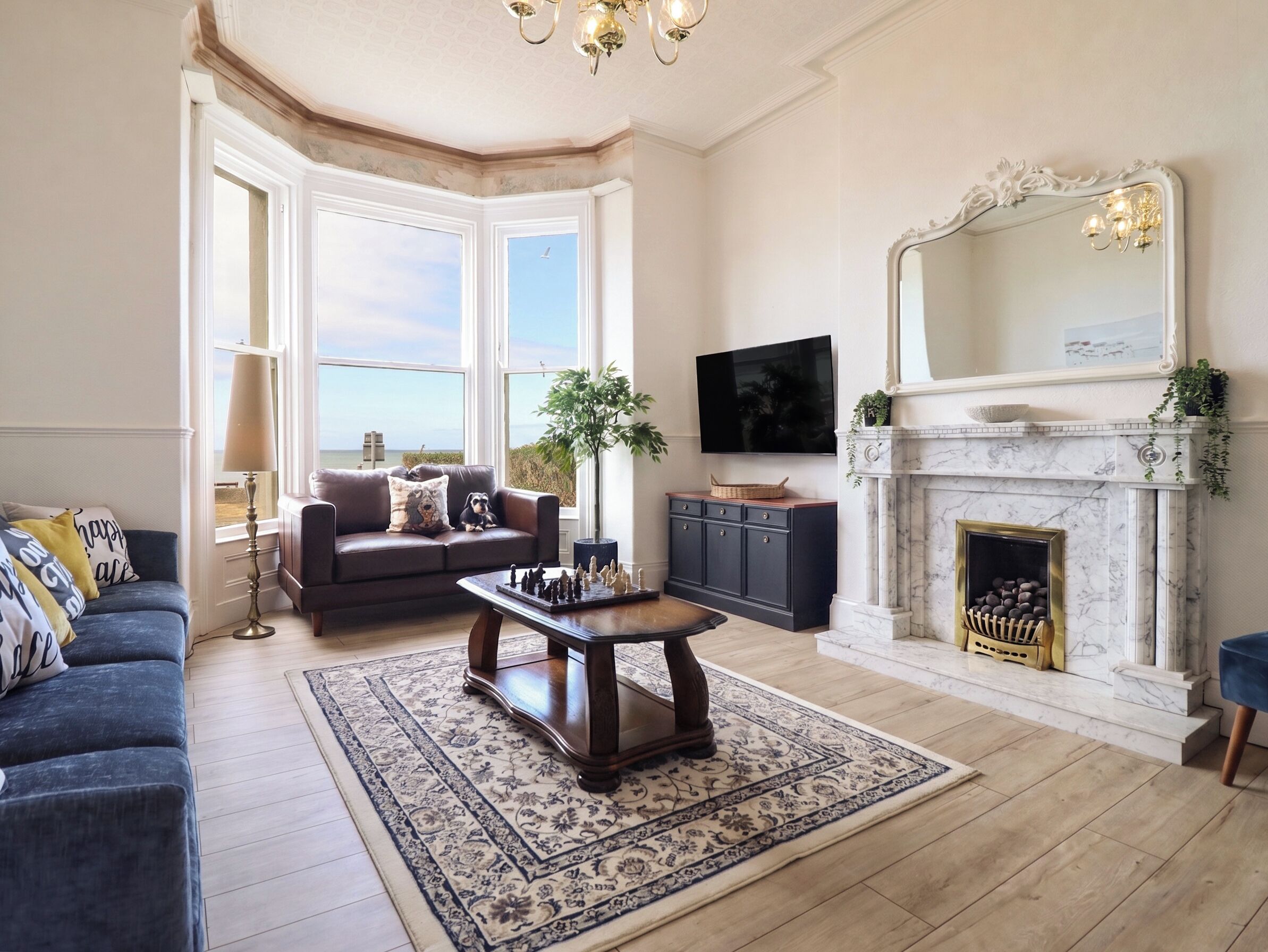 Sea View, East Parade, Pet Friendly, With Hot Tub In Llandudno - Llandudno