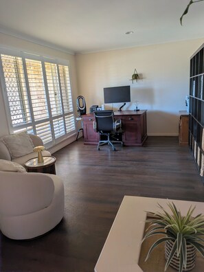 Imagen sin descripción, 3 de 16, botón