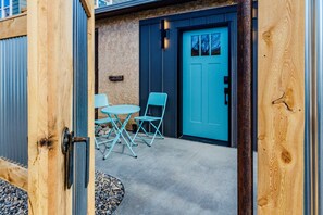 Property grounds - *NEW* Newly complete, dog friendly bungalow in Livingston (Livingston)