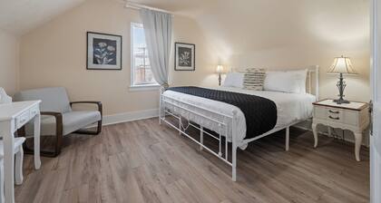 King Beds + Dog Friendly - Summer Dates