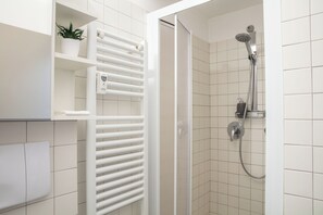 Shower, hair dryer, bidet, towels - Garibaldi Apt-Milan Moscova District|Cozy&Central (Milano)