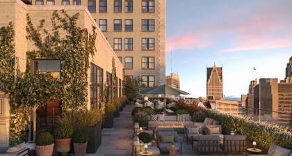 Large 5BR Detroit Stay|Ideal for Groups