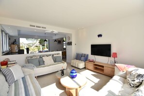 Living area - CAPBRETON "CARPE DIEM" Magnificent house with swimming pool for 10 people (CAPBRETON)