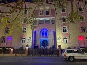 Nicht klassifiziertes Bild, 2 von 23, Schaltfläche