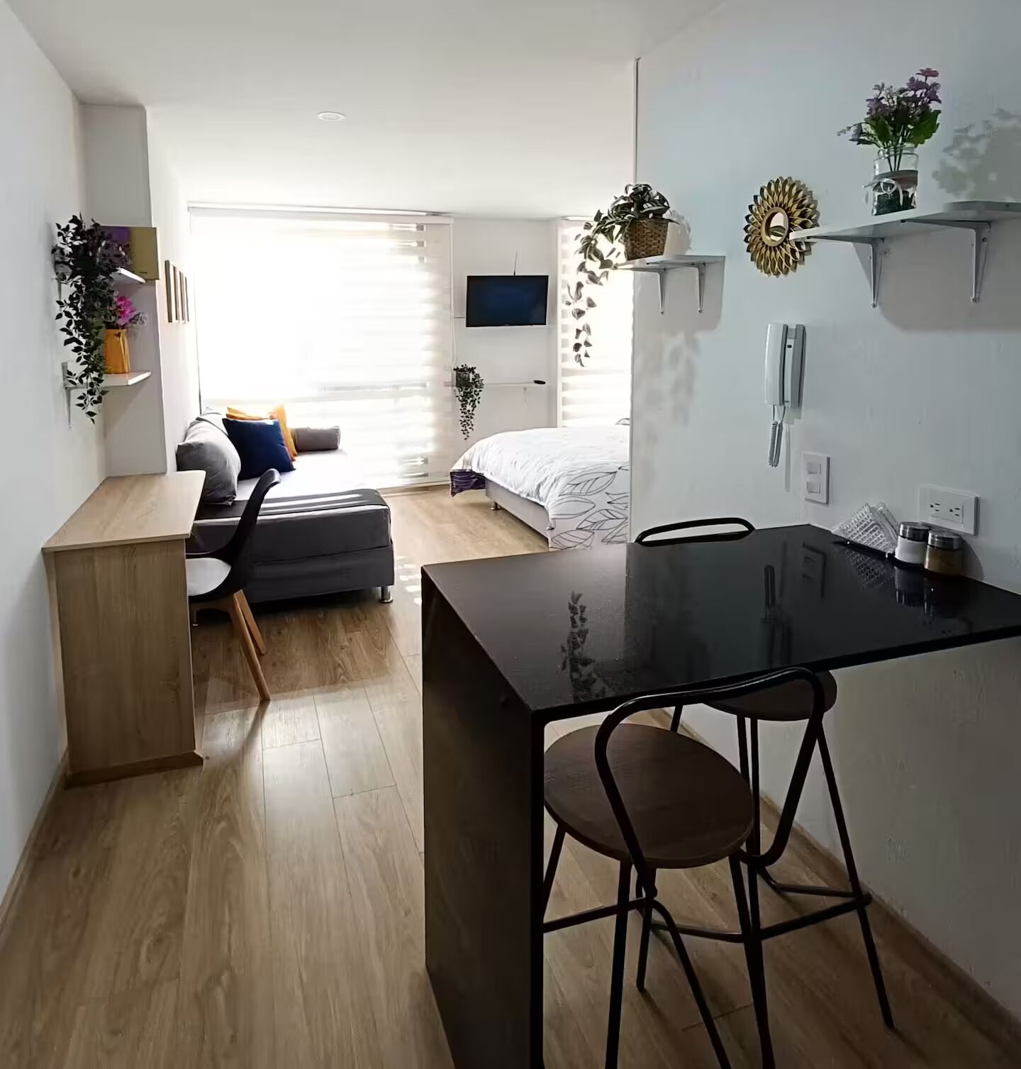 1 camera, Wi-Fi, lenzuola